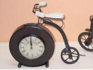 RELOJ SOBREMESA BICICLETA FORJA            