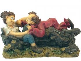 HUCHA RESINA PAREJA COCHE 24cm{        5#2